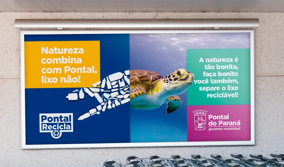 Outdoor da campanha de reciclagem de Pontal do Paraná com tartaruga marinha